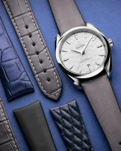 Graues Armband aus technischem Satin mit Dornschließe