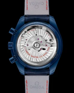 44,25 mm, Blaue Keramik mit Lederarmband
