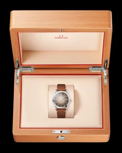 38 mm, Stahl mit Lederarmband