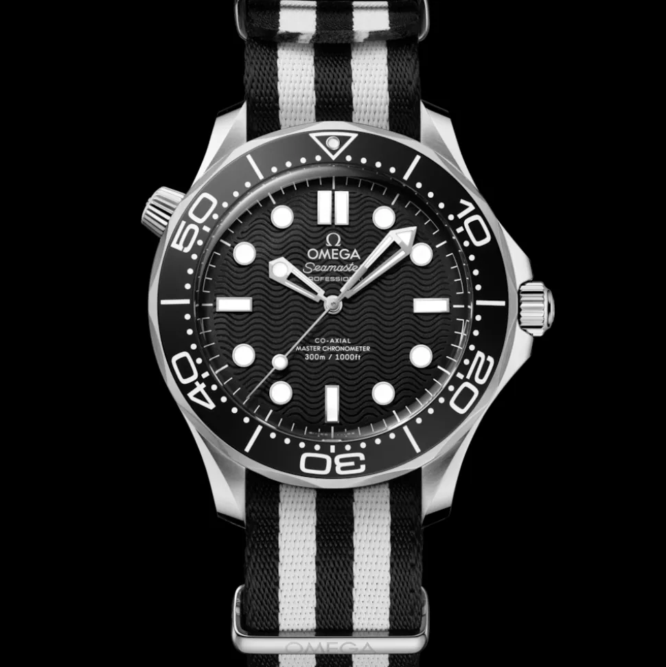 42 mm, Stahl mit NATO‑Armband