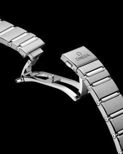39 mm, Stahl mit Stahlarmband