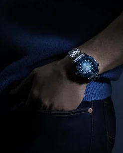 42 mm, Stahl mit Stahlarmband