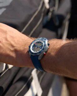 46,75 mm, Titan mit Kautschukband