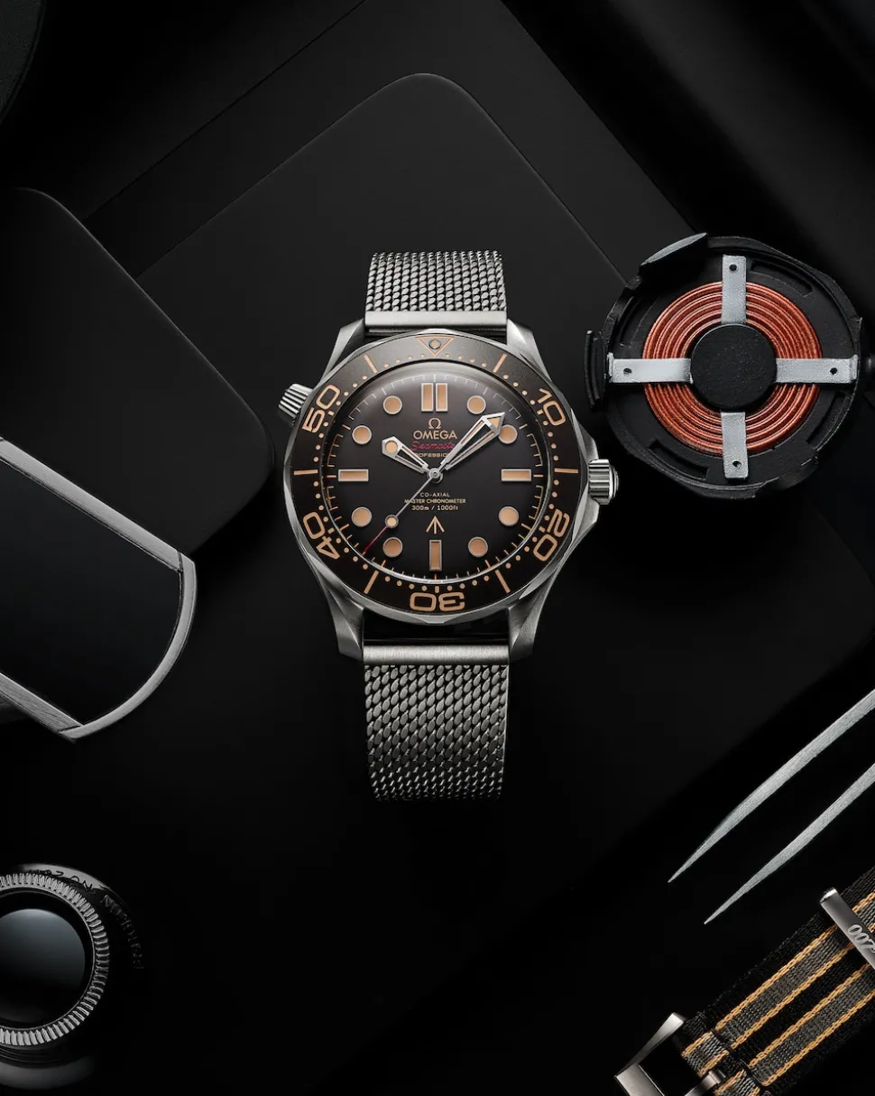 42 mm, Titan mit Titanband